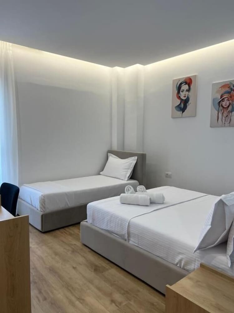 Emar Beachfront Hotel Ksamil