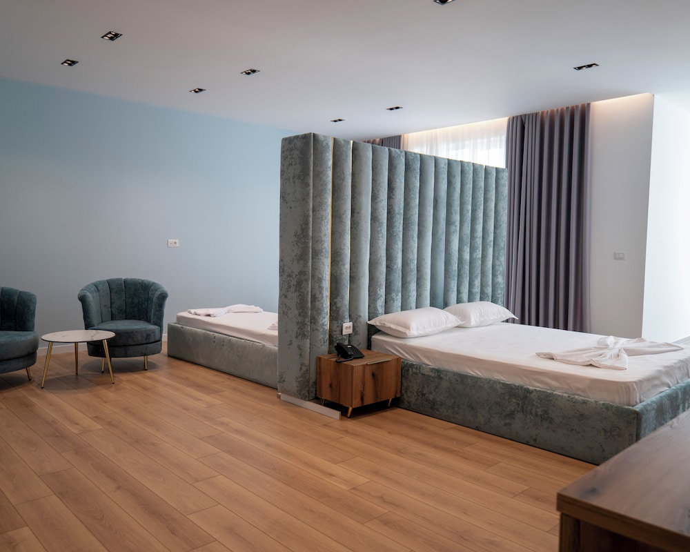 Hotel Leo Hotel