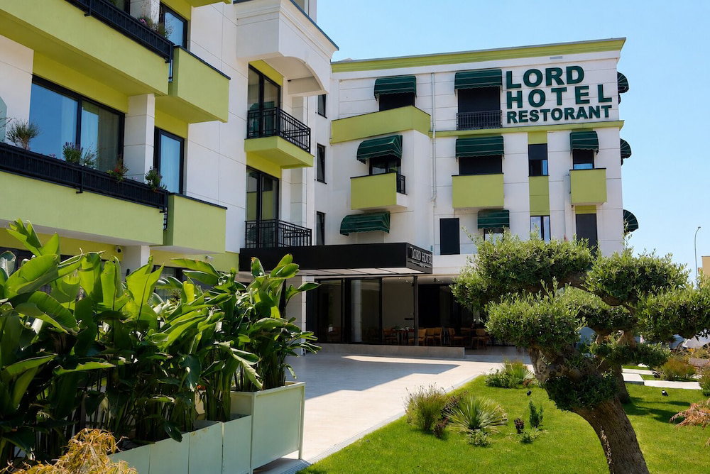 Hotel Lord Hotel & Restaurant At Autostation