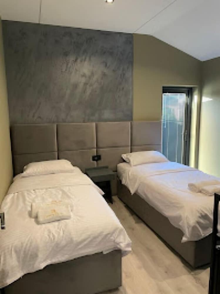 Hotel Dion
