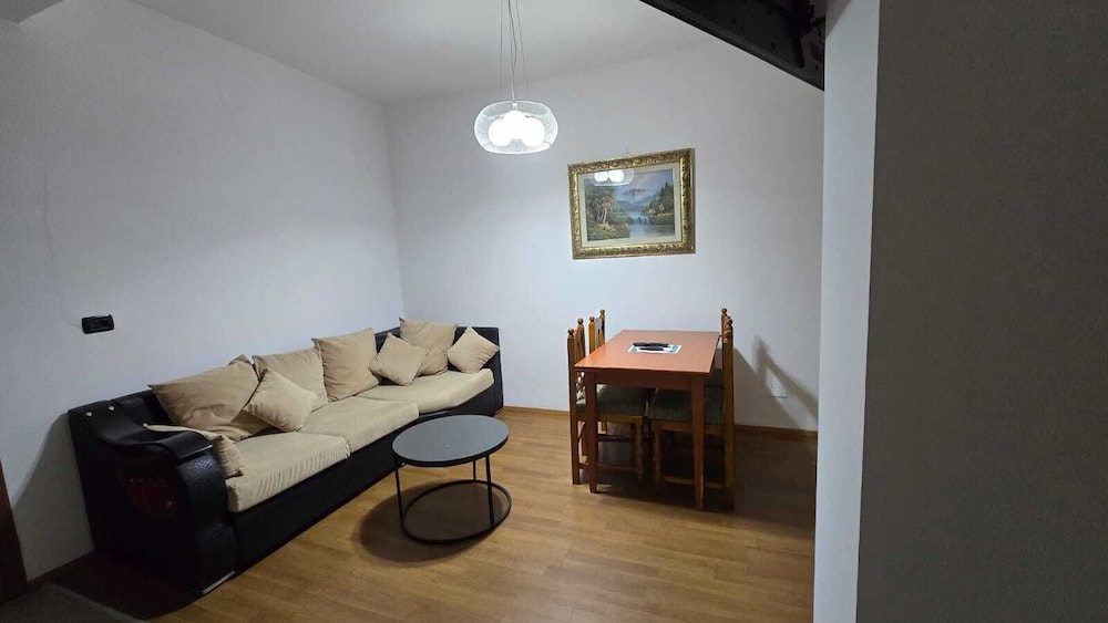 Hotel Tirent Apartment-Cozy 2-Bedroom Stay In Don Bosko