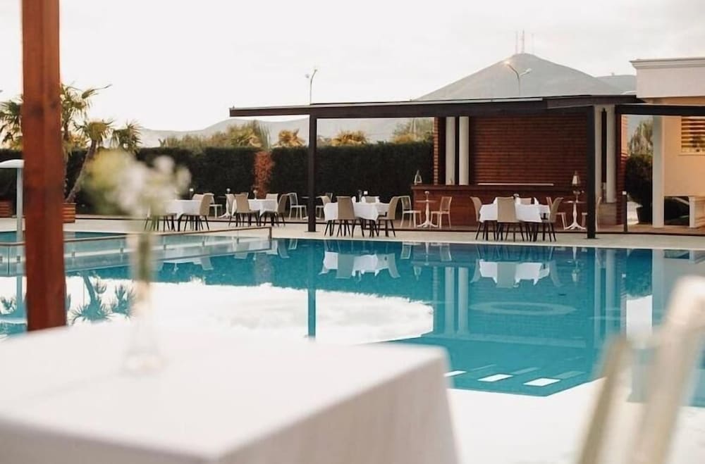 Hotel Kompleksi Exalco-Al