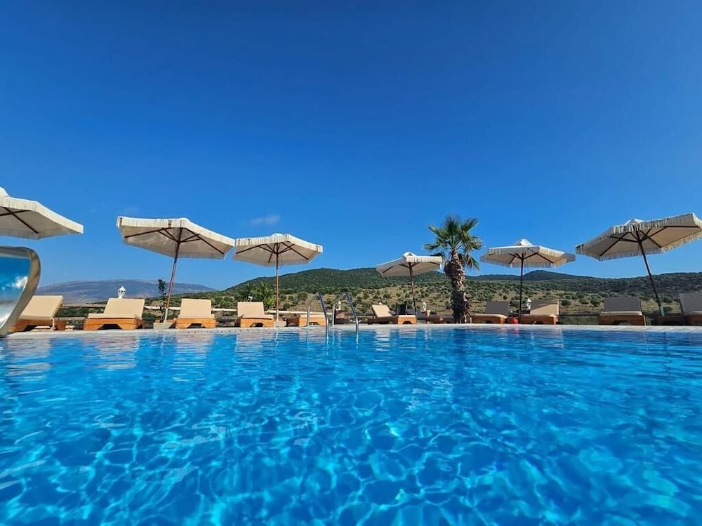 Hotel Lake Park Ksamil