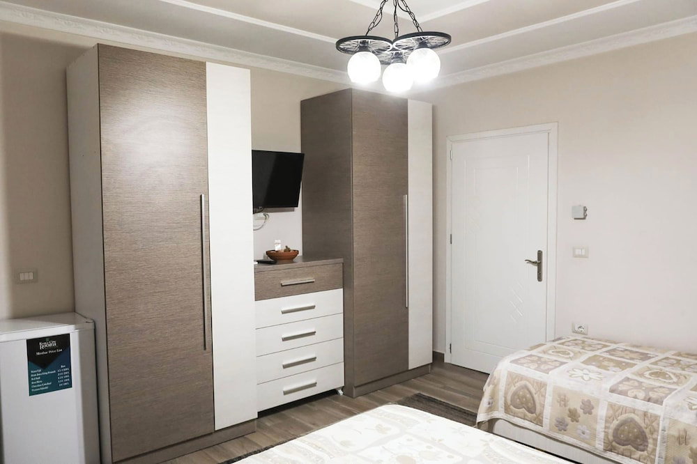 Hotel Vila Leo Lux