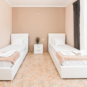 Hotel Hotel Fama Durres cazare Rrashbull