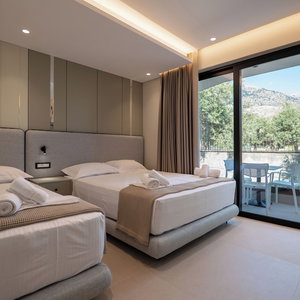 Hotel Marea Suites cazare Lukove