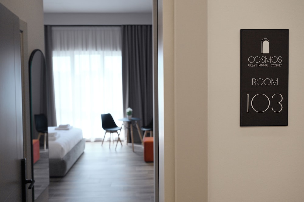 Cosmos Luxury Studio Suites