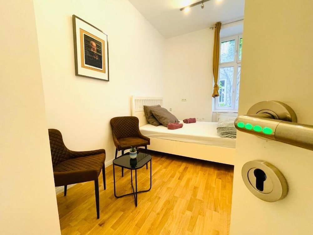 Hotel Direct City Center Rooms-Josefs Rooms