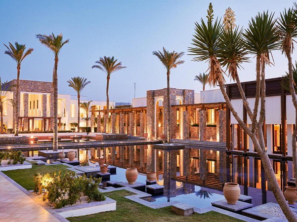 dal travel Amirandes a Grecotel Resort to Live