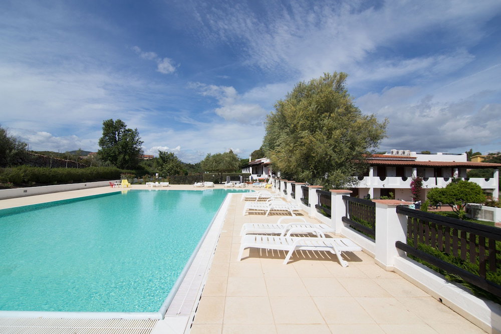 Hotel White Sand Residence