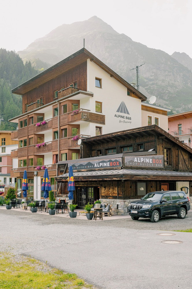Hotel Alpine B&B