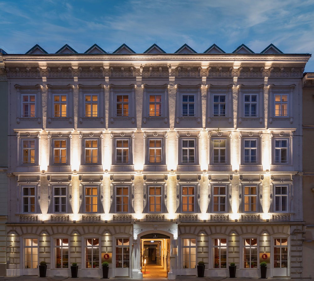 Hotel The Levante Rathaus Apartments