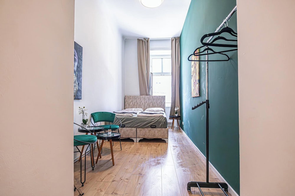 Hotel 8 Studios With Terrace In Margareten