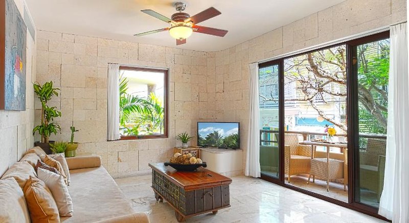 Hotel Maya Villa Condo Hotel & Beach Club