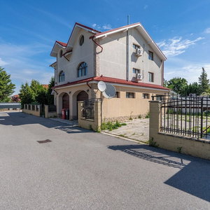 Hotel Faraway Aparthotel Near Airport cazare Maria Ellend