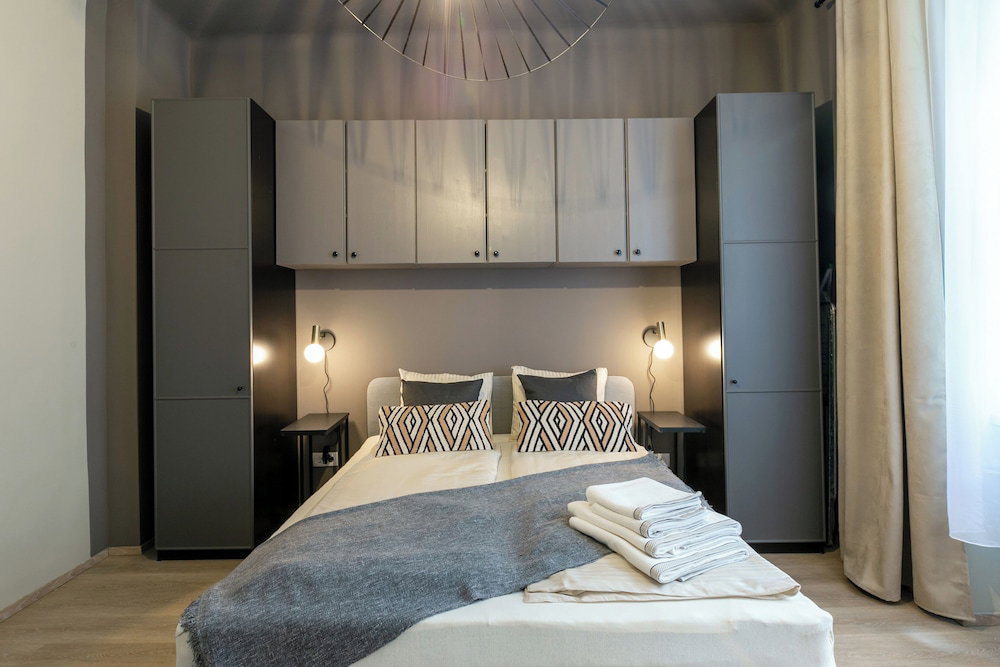Hotel Quiet Apartment 6 Min Walk To Metro - 4 Stops To Opera