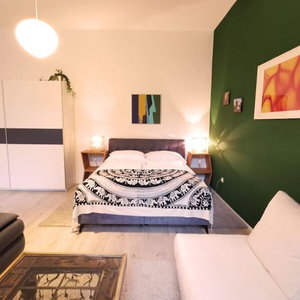 Hotel Green Palm - 60M2 - Cozy Central With A Green View cazare Hietzing
