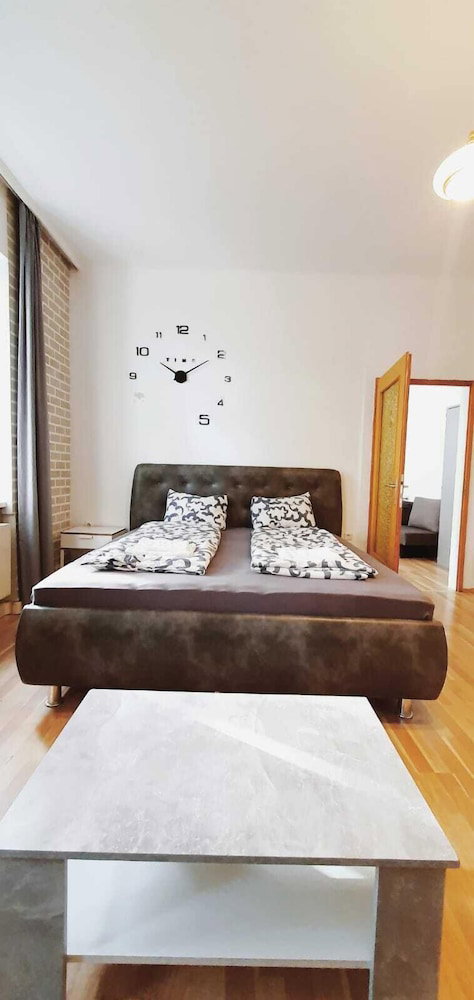 Hotel Stylish 2-Br Apartment In Vienna's Simmering Area