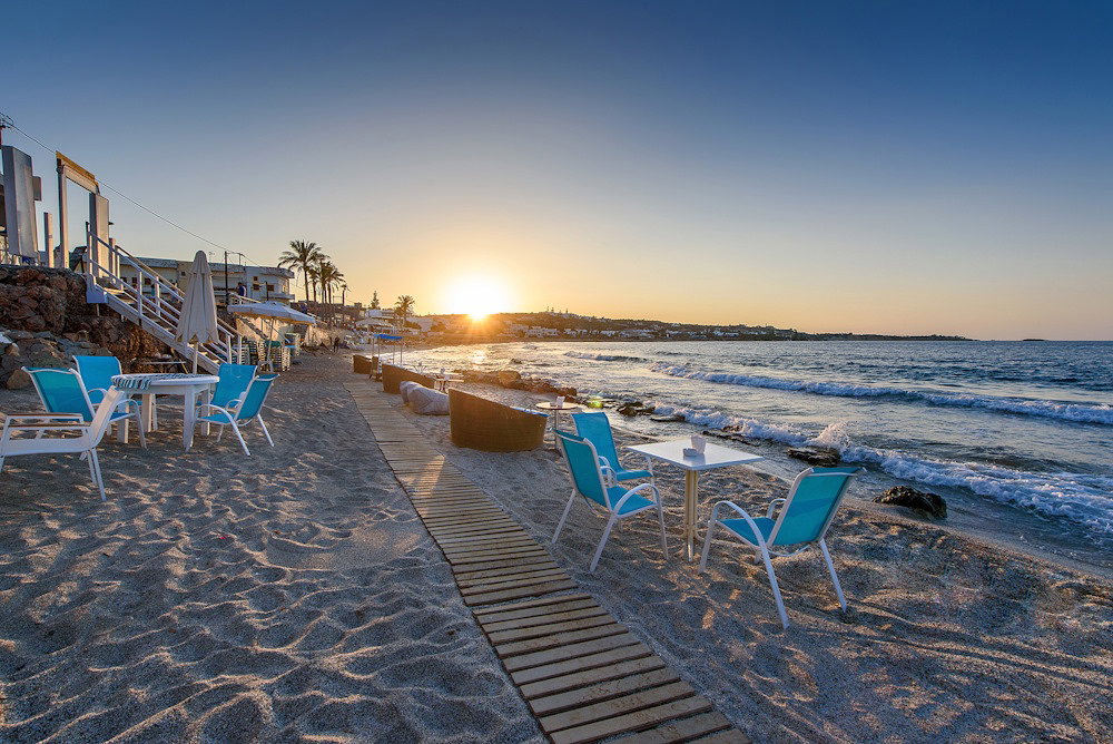Alia Beach Hotel (adults only +13)