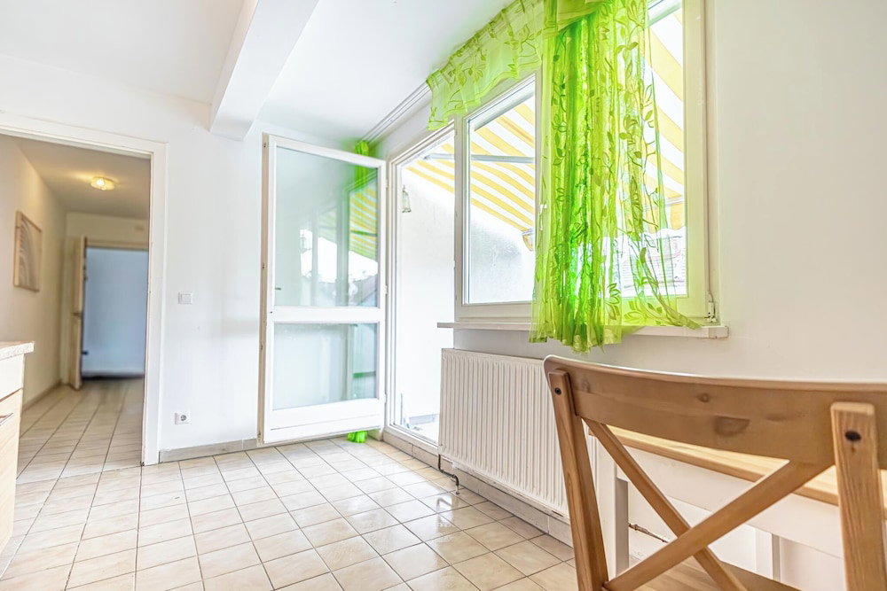 Hotel Stylish 3Br Apt With Balcony City Center