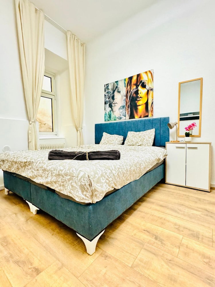 Hotel 5Br Apartment Near Matzleinsdorfer
