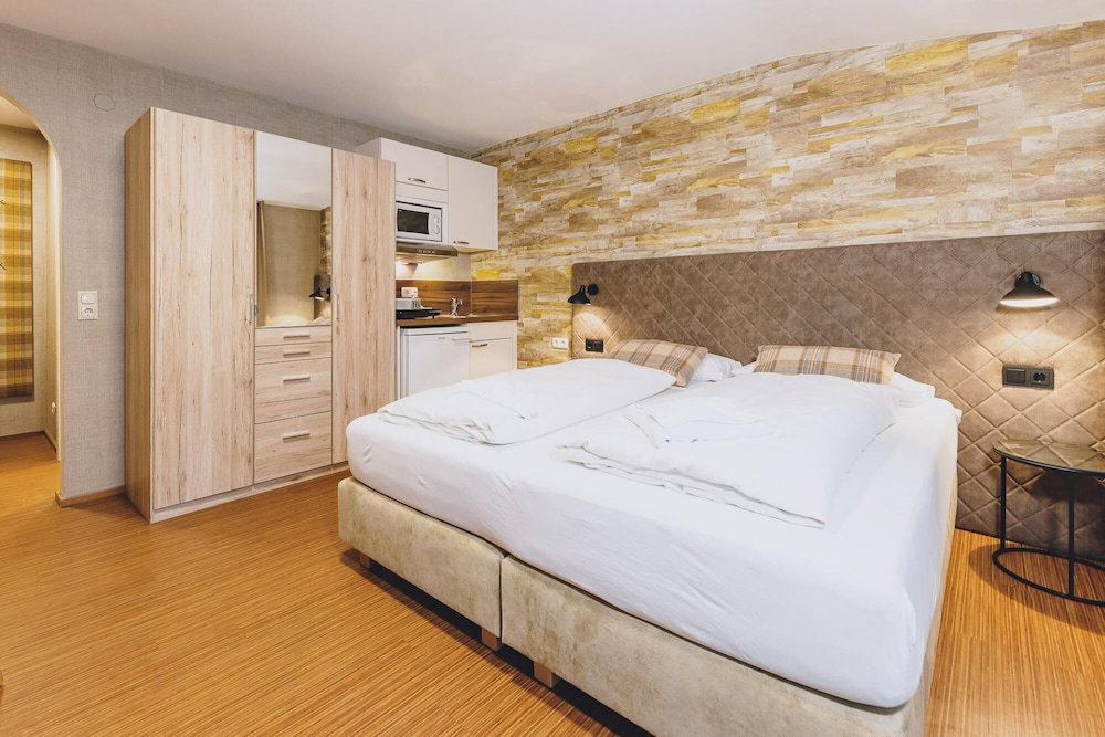 Hotel Alpine City Living - Top 13