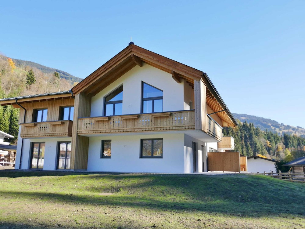 Hotel Chalet In Saalbach Near Ski Lift And Sauna