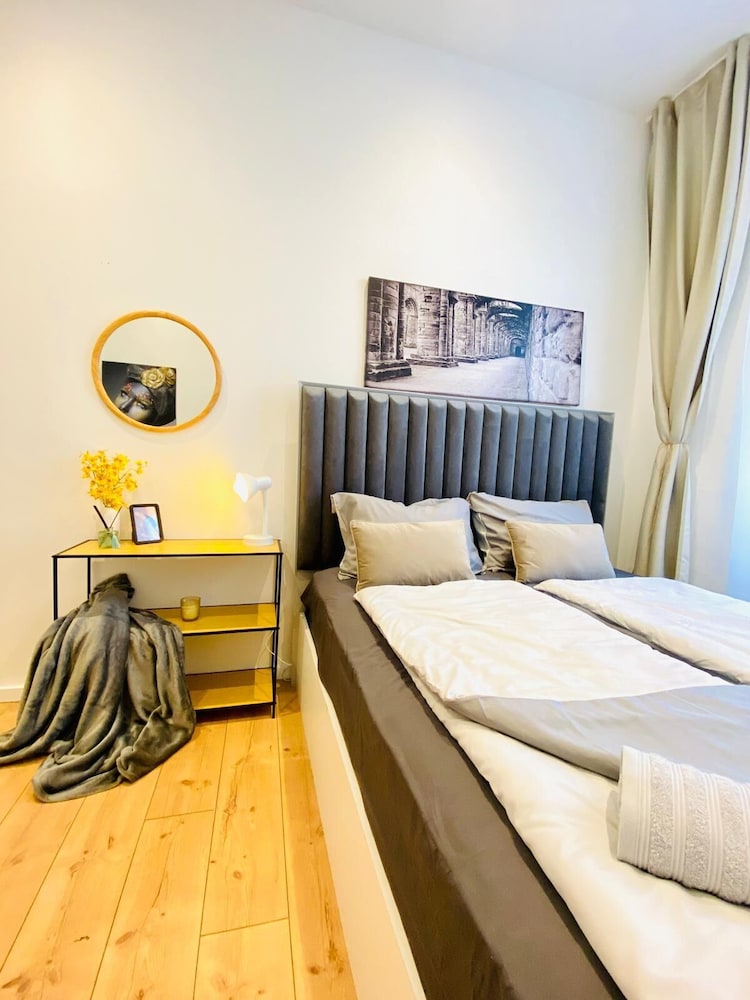 Hotel Charming 4 Bedroom Apartment Ottakring