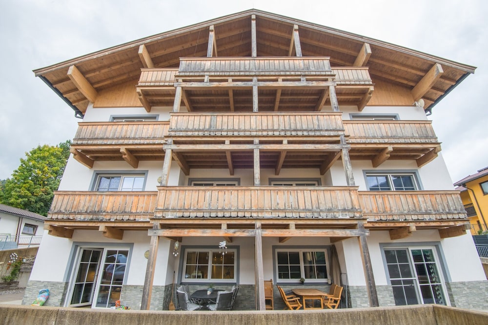 Hotel Modern Apartment Near The Ski Area