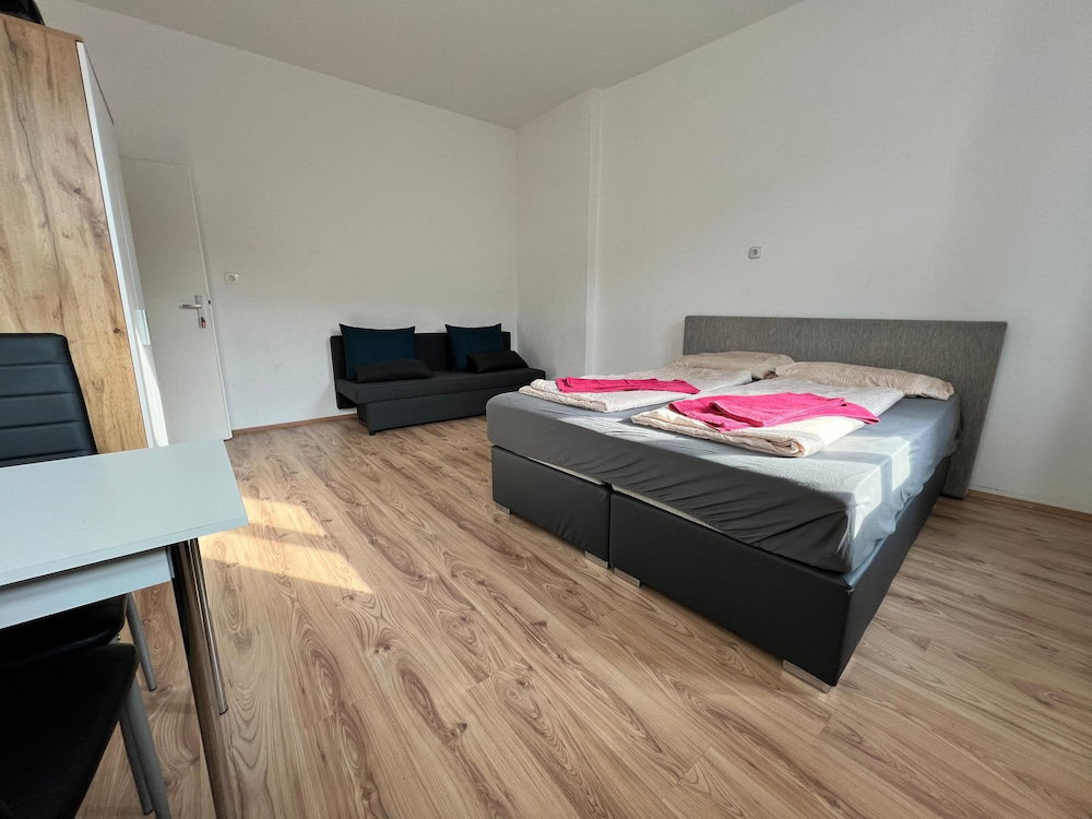 Hotel Welcoming 4Br Shared Apt.-Best Location