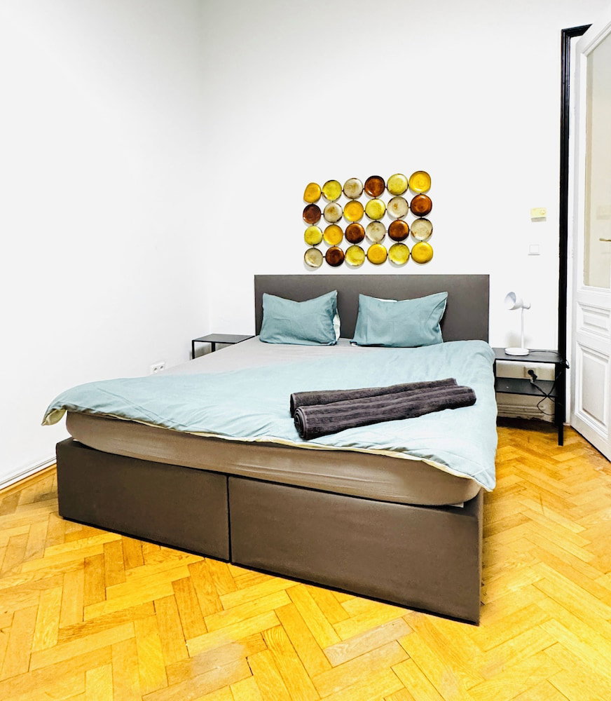 Hotel Affordable Apt Near Stadthalle