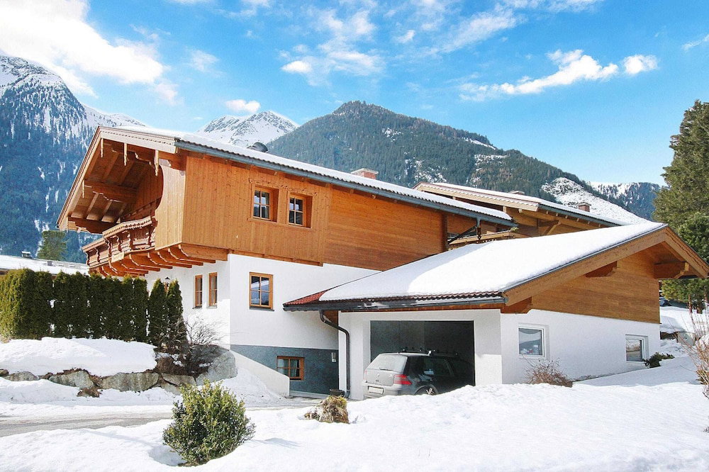 Hotel House In Krimml Near Waterfalls & Hiking Trails