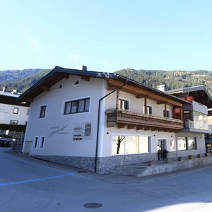 Hotel High-Quality Holiday Apartment In Oberkrimml Near Waterfalls cazare Krimml