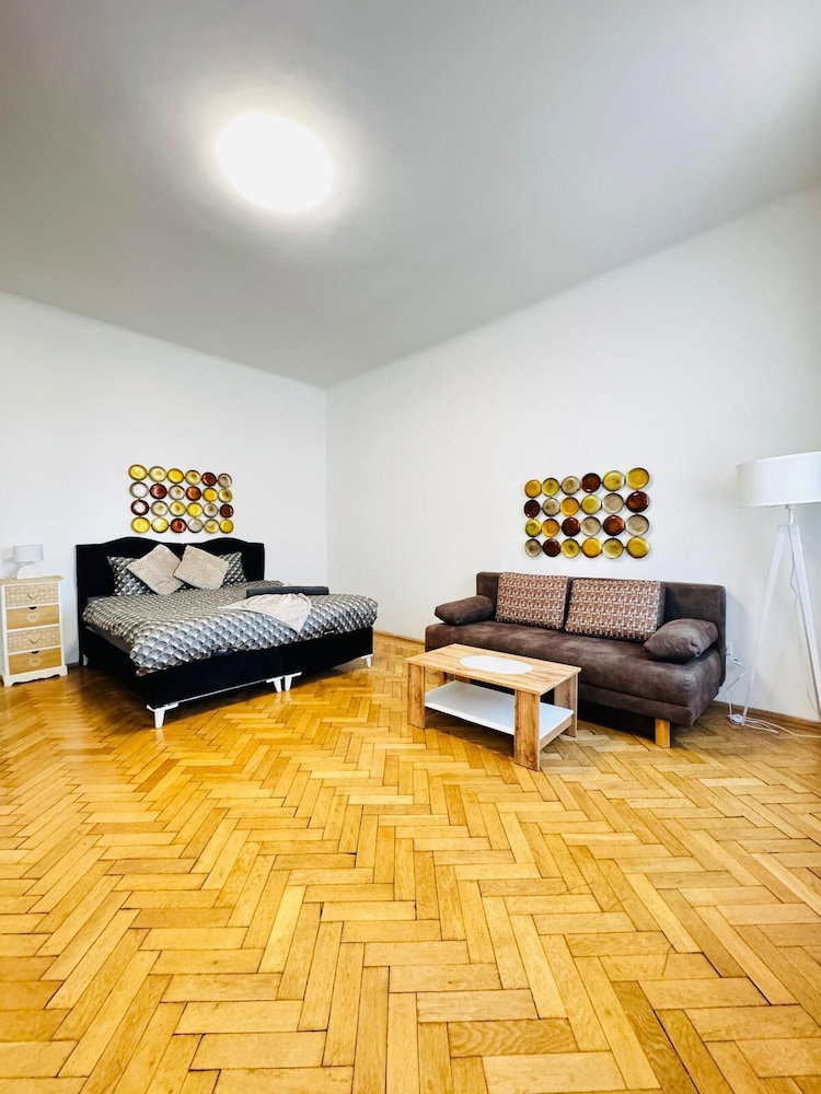 Hotel Cozy 1Br And Living Room Apartment