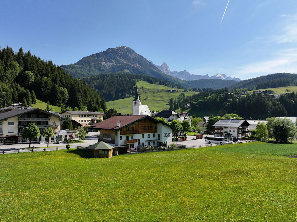 Hotel Essl In Filzmoos