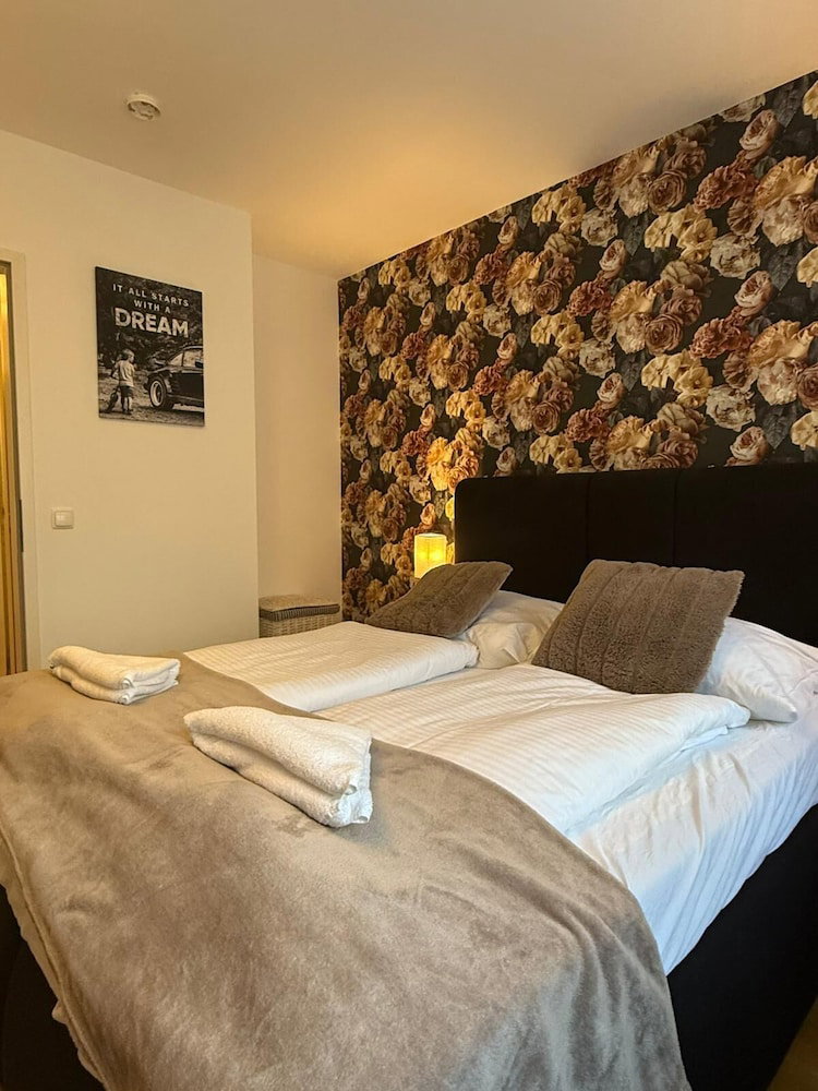 Hotel Central Area 1Br Apartment With Balcony