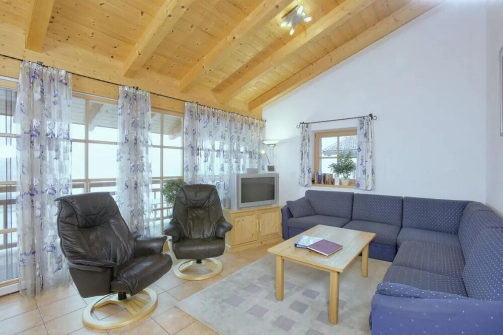 Hotel Quiet Alpine Cottage For 9 With Suana
