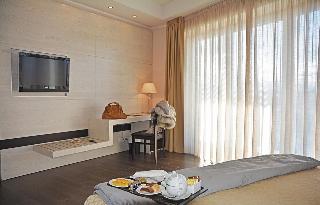 S Hotel