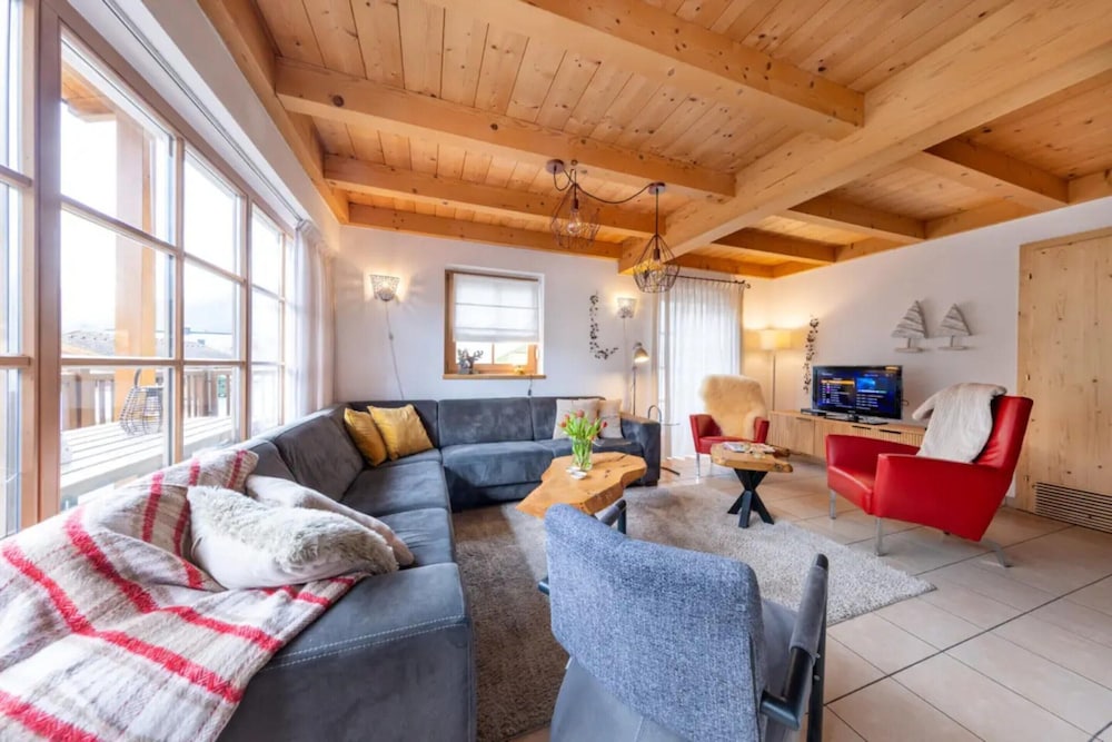 Hotel Authentic Mountain Retreat For 12