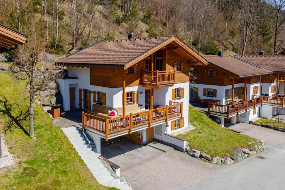 Hotel Comfortable Alpine Chalet For 12