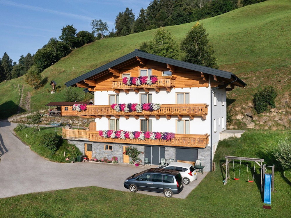 Hotel Cozy Apartment In Sankt Johann Im Pongau Near Ski Area