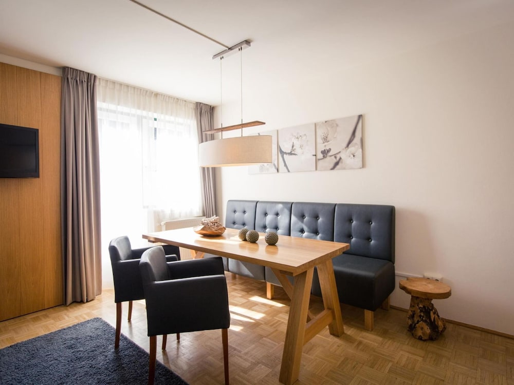 Hotel Lovely Apartment With Balcony
