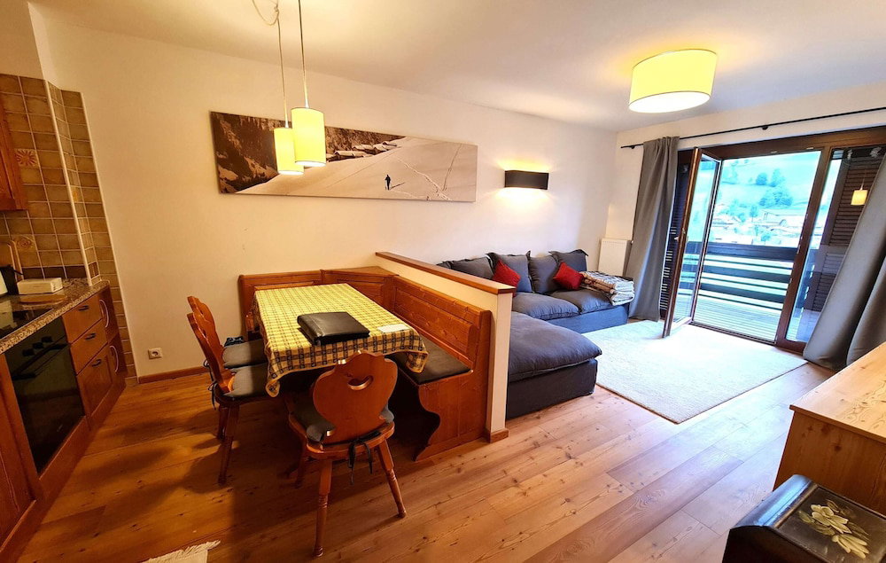 Hotel Apartment With Balcony And Mountain Views