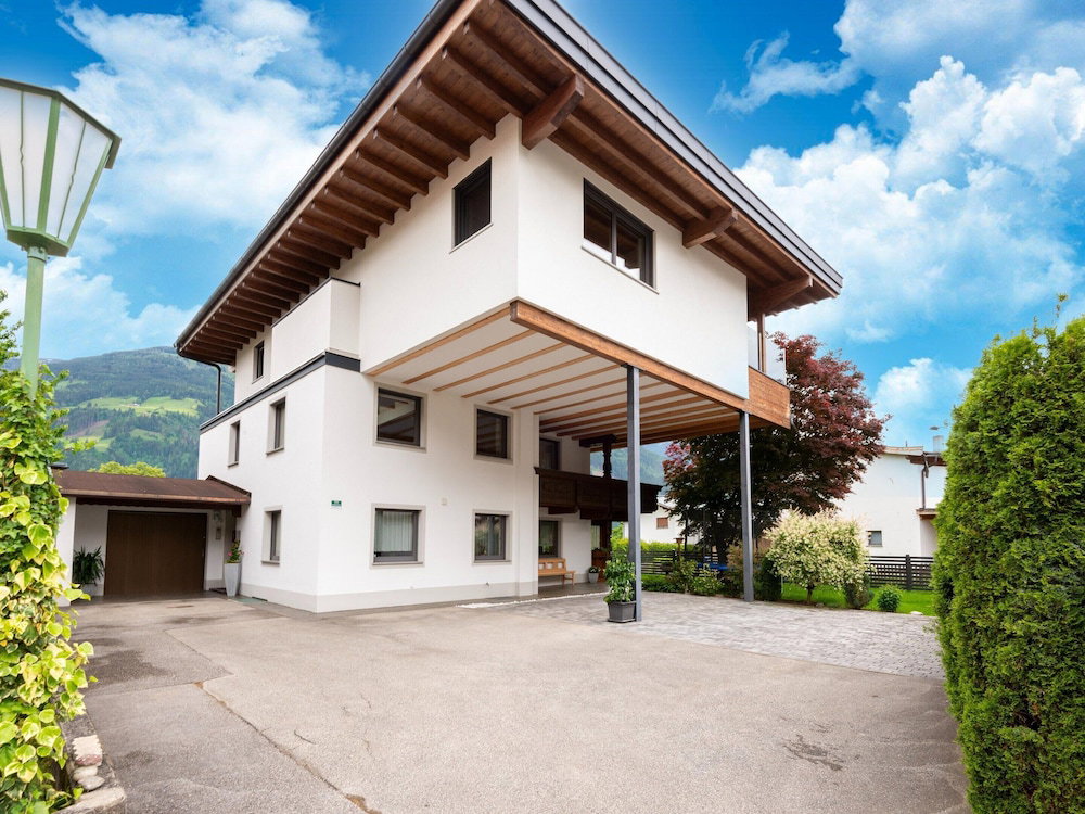 Hotel Apartment In Fugen Near Spieljochbahn
