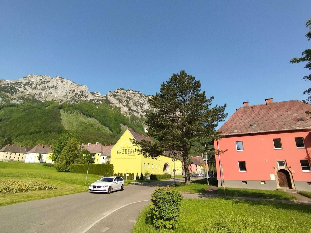 Hotel Styria Apartment With Mountain Views