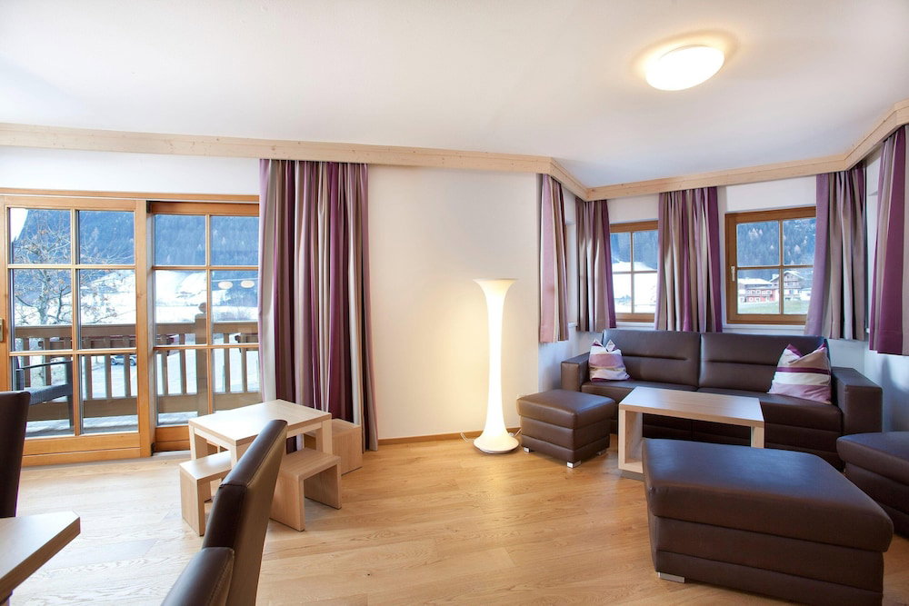 Hotel Apartment In Wald Im Pinzgau Near The Ski Lifts