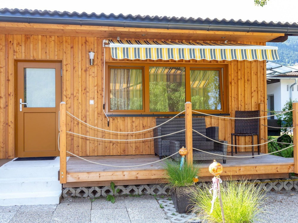 Hotel Bungalow By Lake Ossiach With Mountain Views