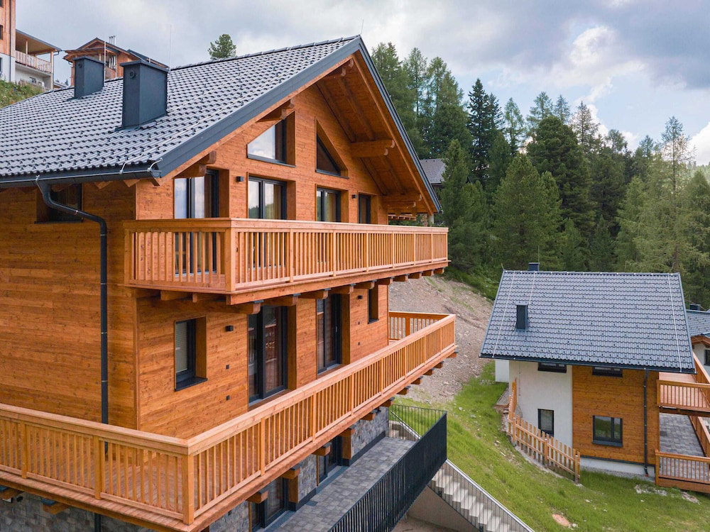 Hotel Inviting Chalet On The Ski-Slope