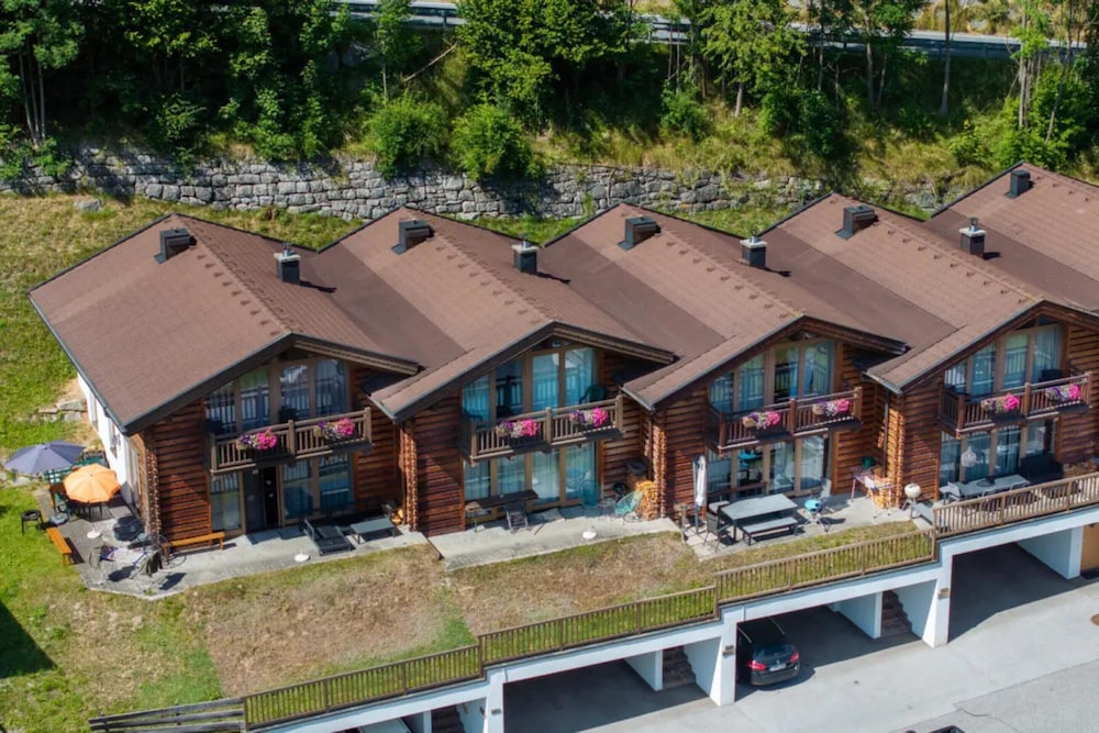 Hotel Alpine Chalet With Balcony & Sauna