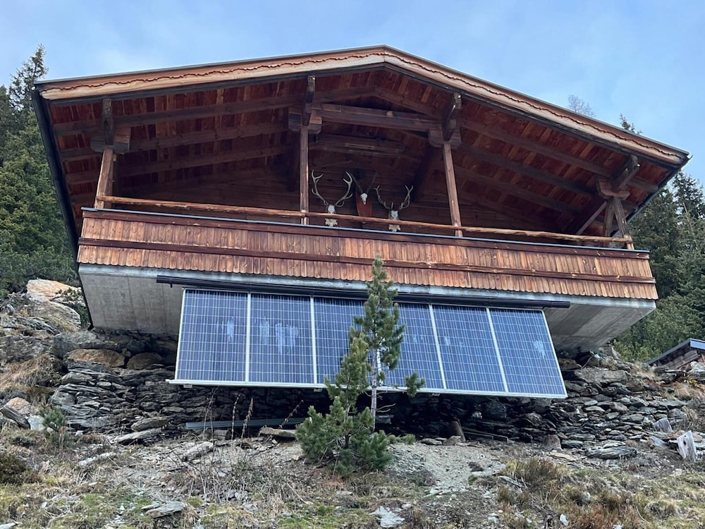 Hotel Rustic Hut On The Mountain In Salzburg